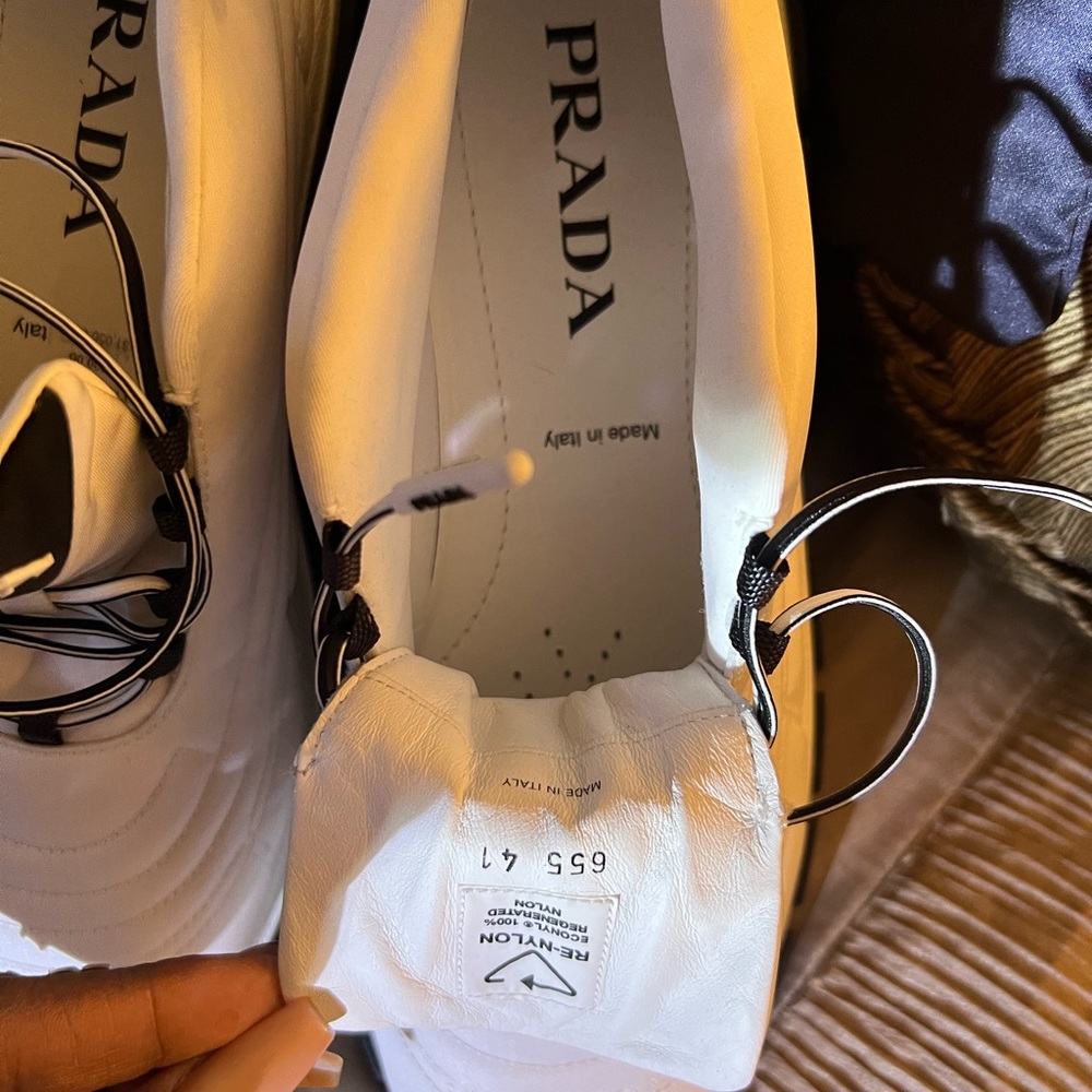 Authentic PRADA sneakers - Picture 5 of 15